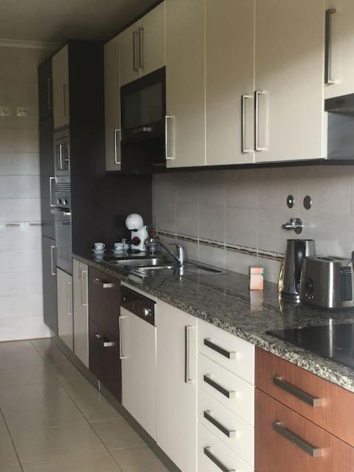 3 Bedroom Apartment With Pool In Lagos Exterior photo